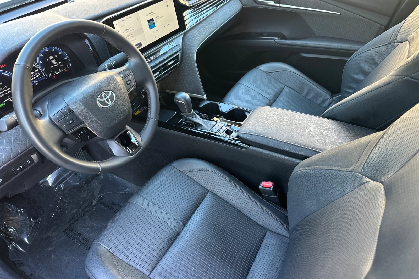 Used 2025 Toyota Camry XLE AWD/4WD image 10