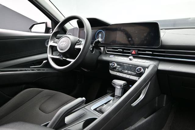 Used 2024 Hyundai Elantra SEL FWD image 11