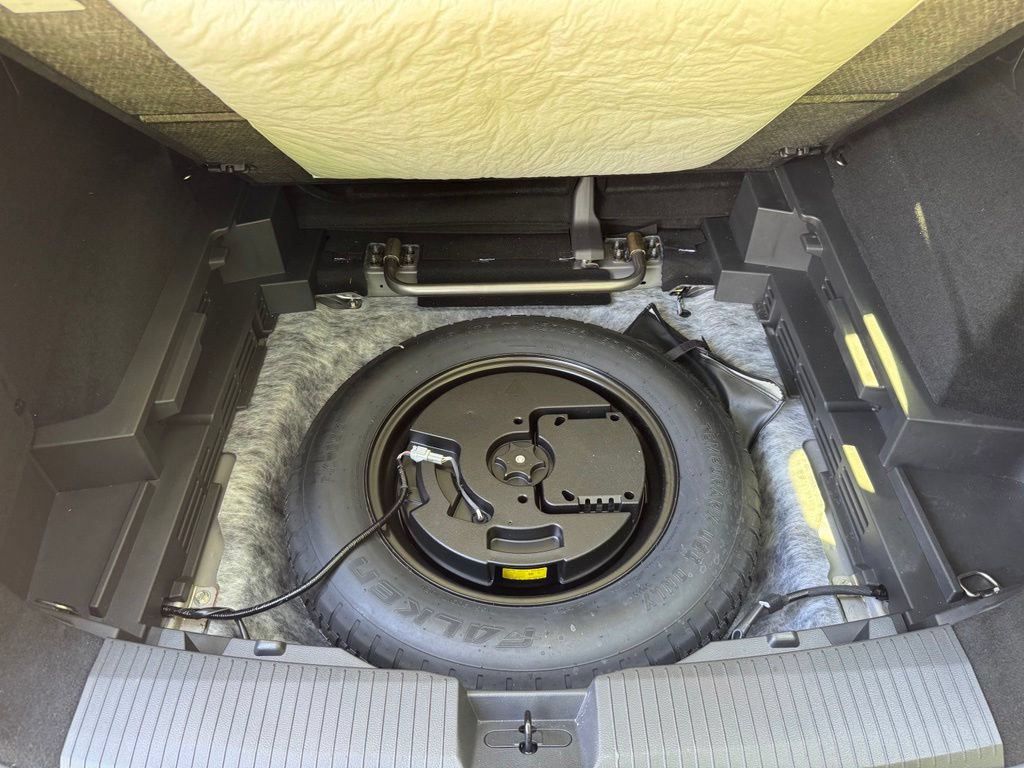 Used 2024 Nissan Rogue SV w/ SV Premium Package AWD/4WD image 25