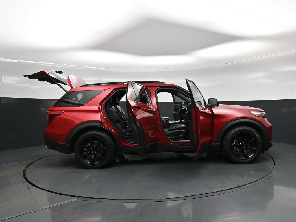 Certified 2024 Ford Explorer ST-Line w/ Class IV Trailer Tow Package RWD image 5