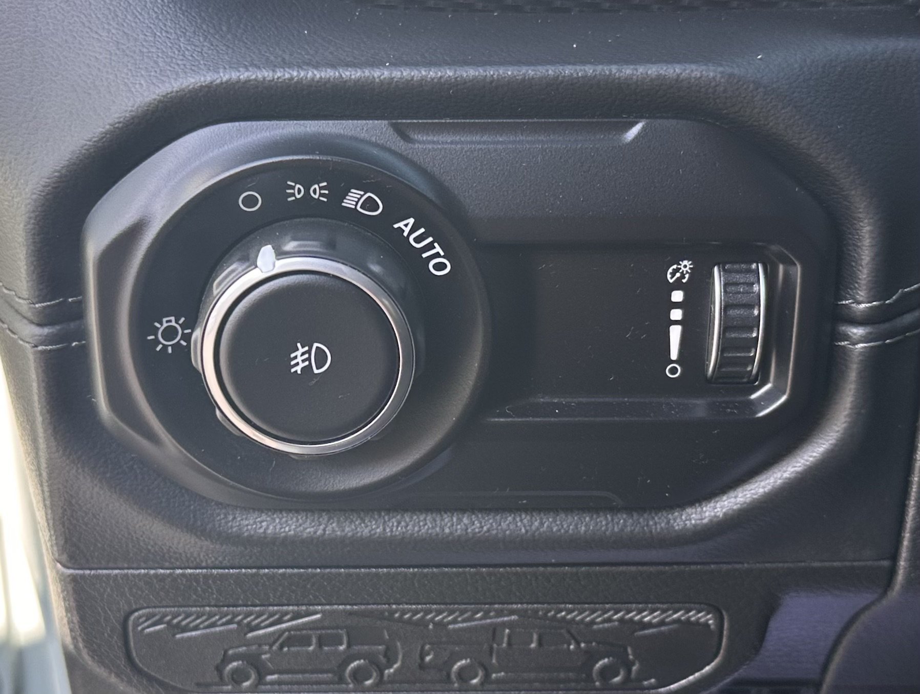 Used 2024 Jeep Wrangler Unlimited Rubicon w/ Convenience Group AWD/4WD image 18