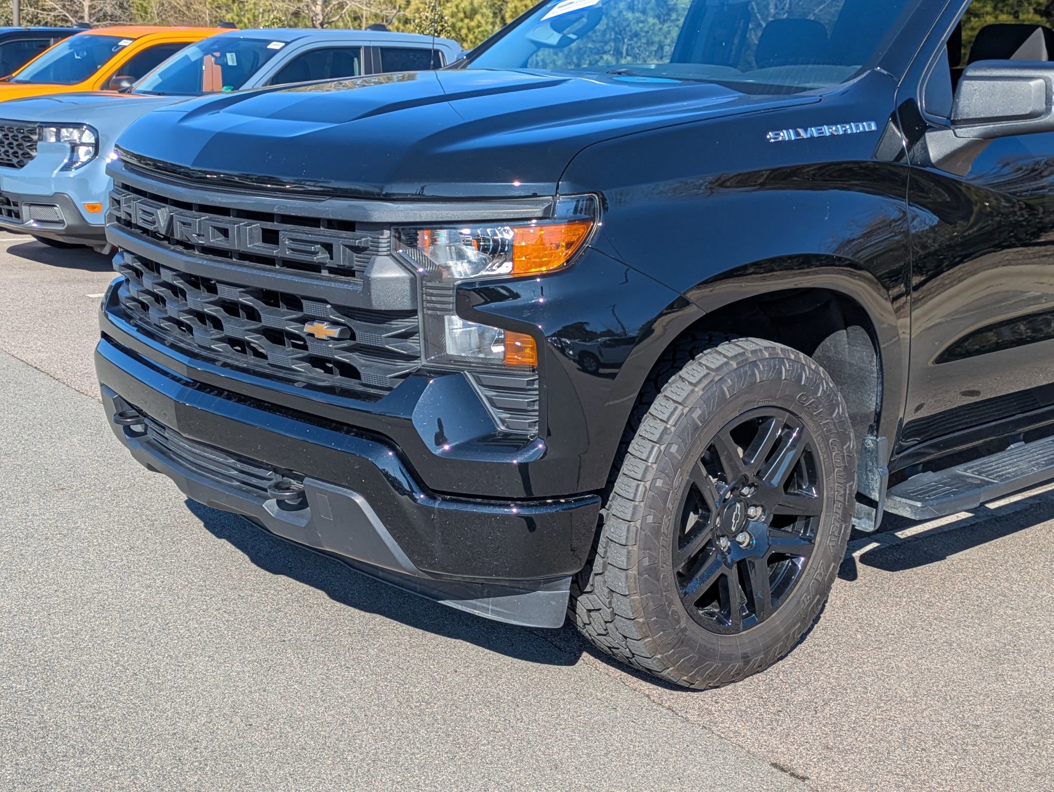 Used 2024 Chevrolet Silverado 1500 Custom image 2