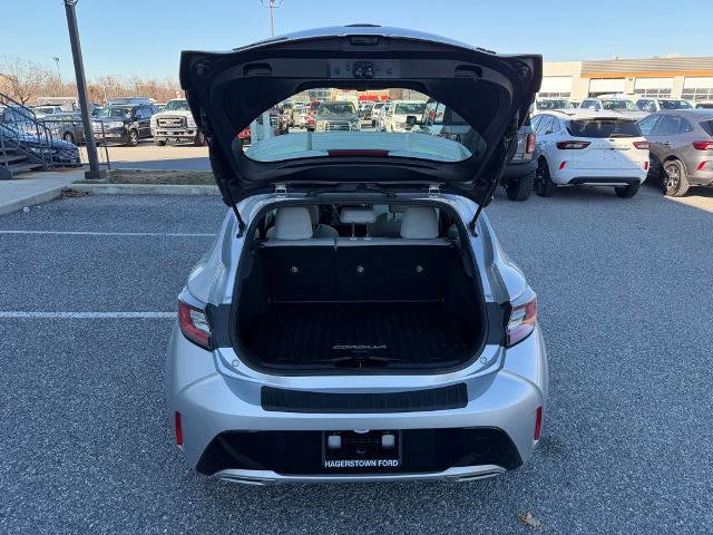 Used 2022 Toyota Corolla SE w/ SE Preferred Package image 9