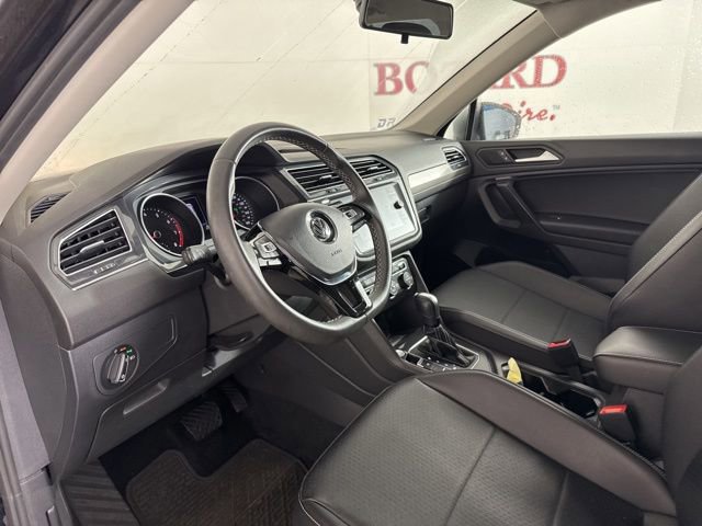 Used 2021 Volkswagen Tiguan SE image 12