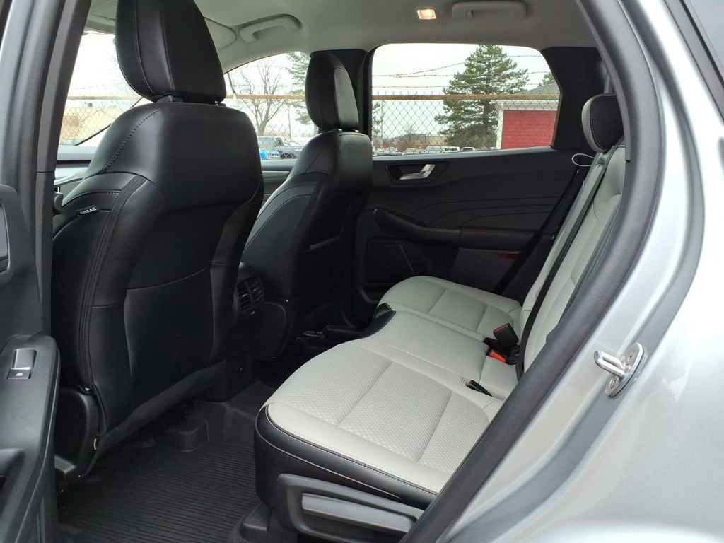 Certified 2023 Ford Escape SE image 11