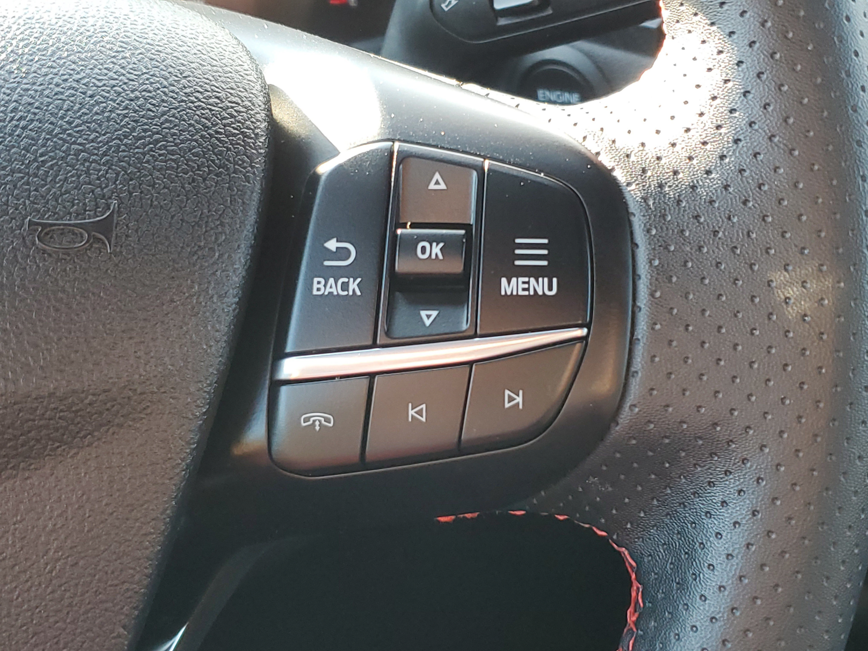Certified 2025 Ford Escape ST-Line FWD image 21