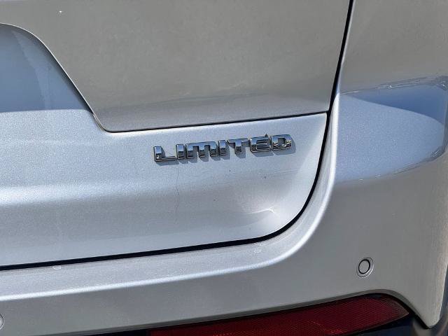 Used 2022 Jeep Grand Cherokee L Limited RWD image 8