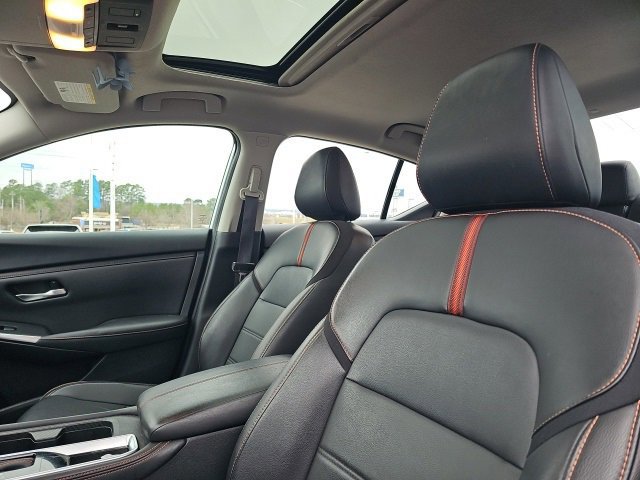 Used 2023 Nissan Sentra SR w/ SR Premium Package image 16