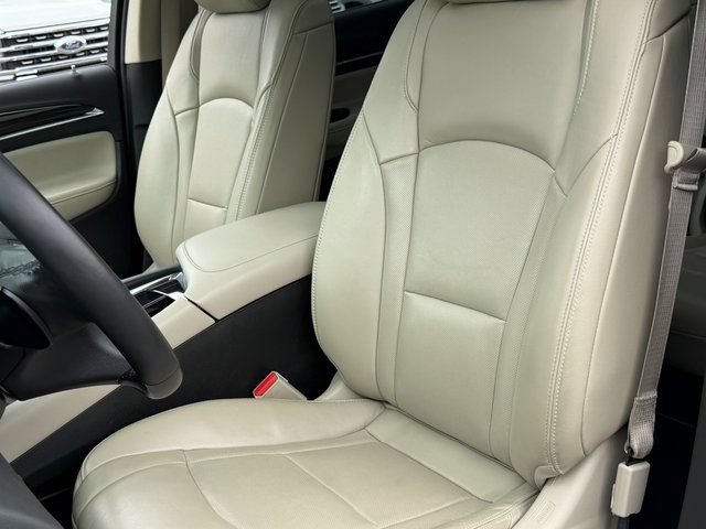 Used 2018 Buick Enclave Premium w/ Trailering Package AWD/4WD image 9