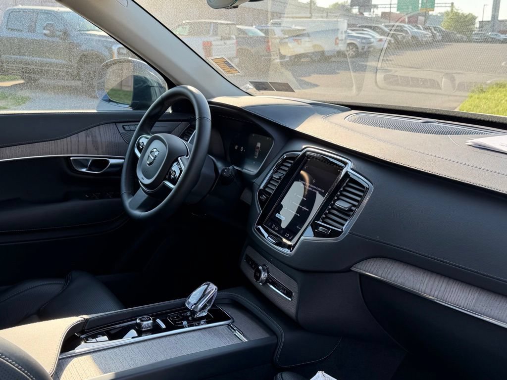 Used 2024 Volvo XC90 B6 Ultimate AWD/4WD image 15