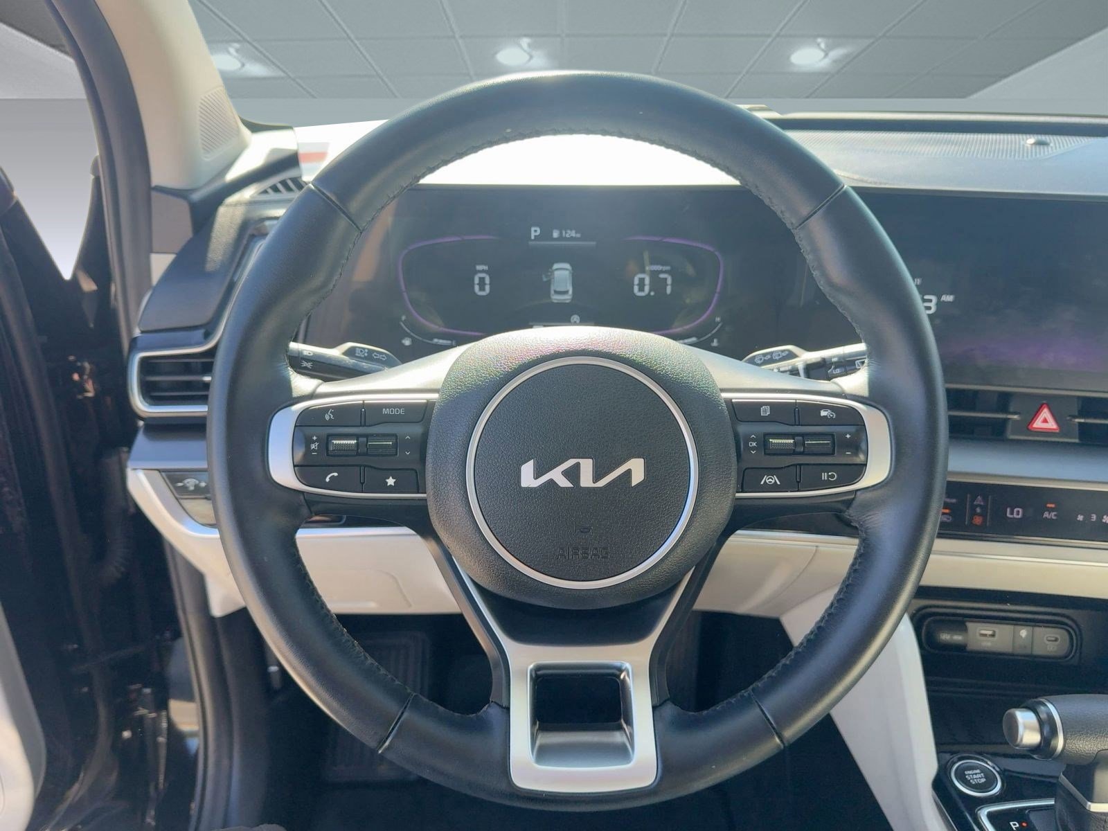 Used 2024 Kia Sportage EX image 16