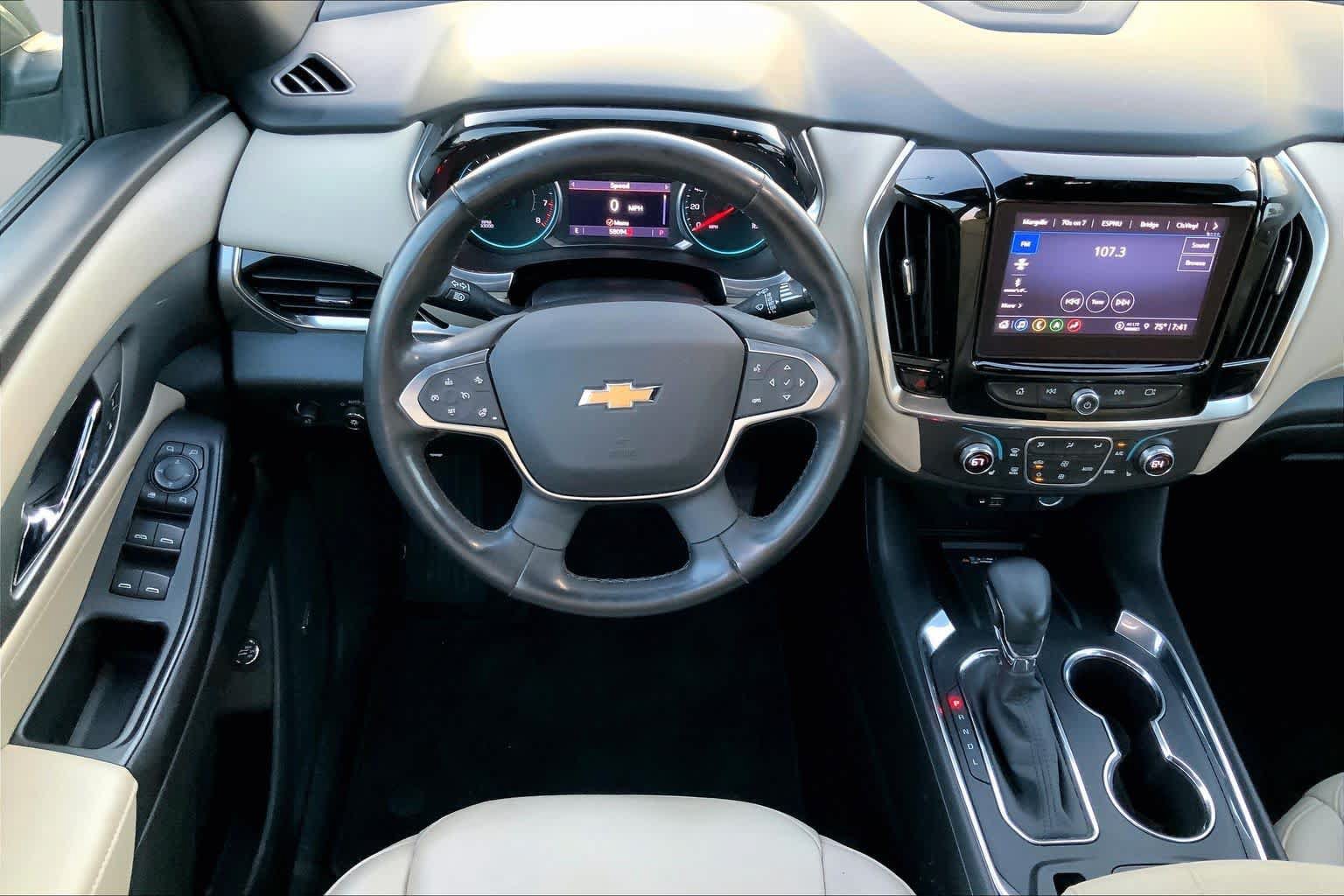 Used 2023 Chevrolet Traverse LT w/ LT Premium Package FWD image 6