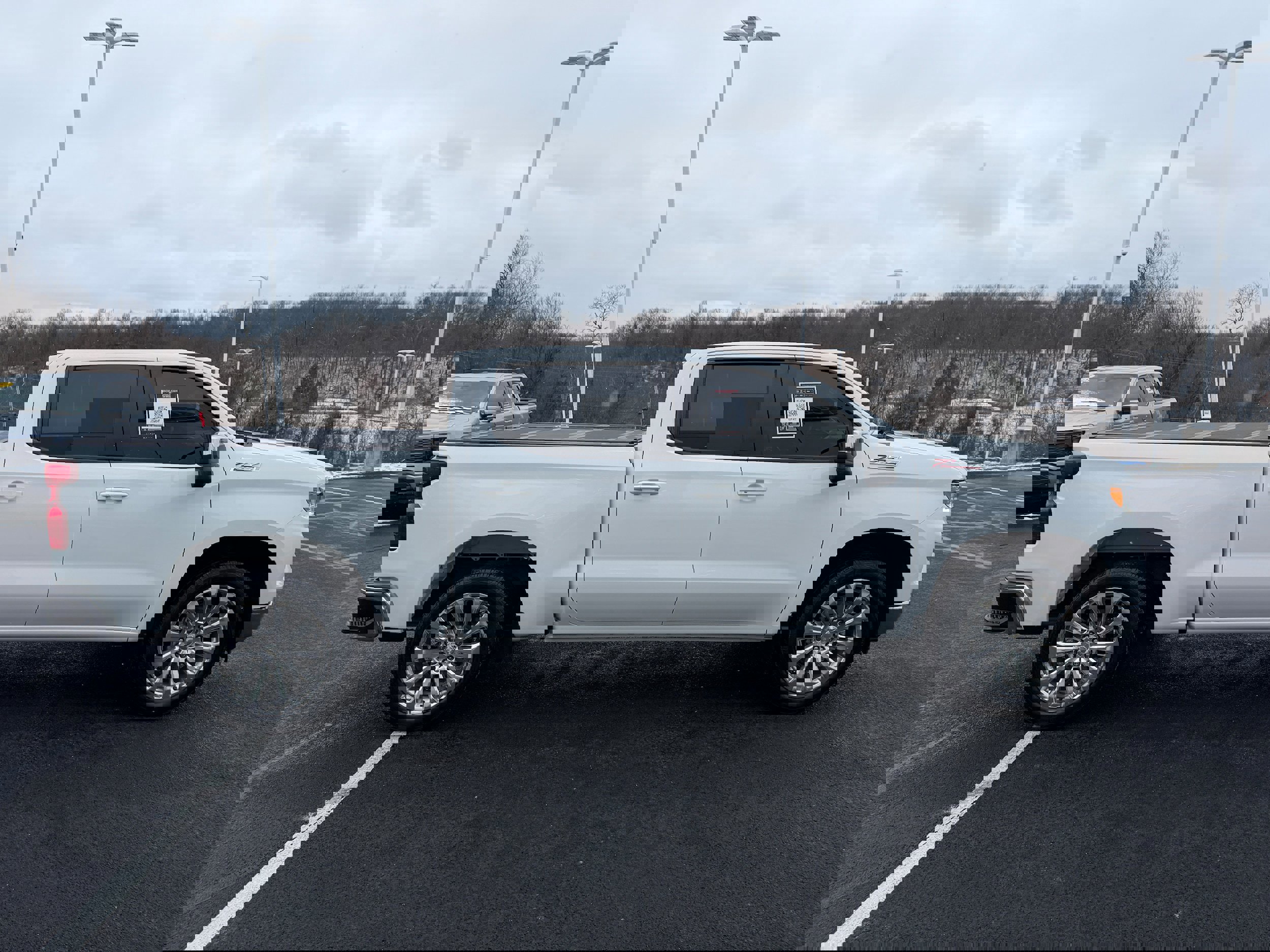 Used 2022 Chevrolet Silverado 1500 LT w/ Z71 Off-Road Package image 2