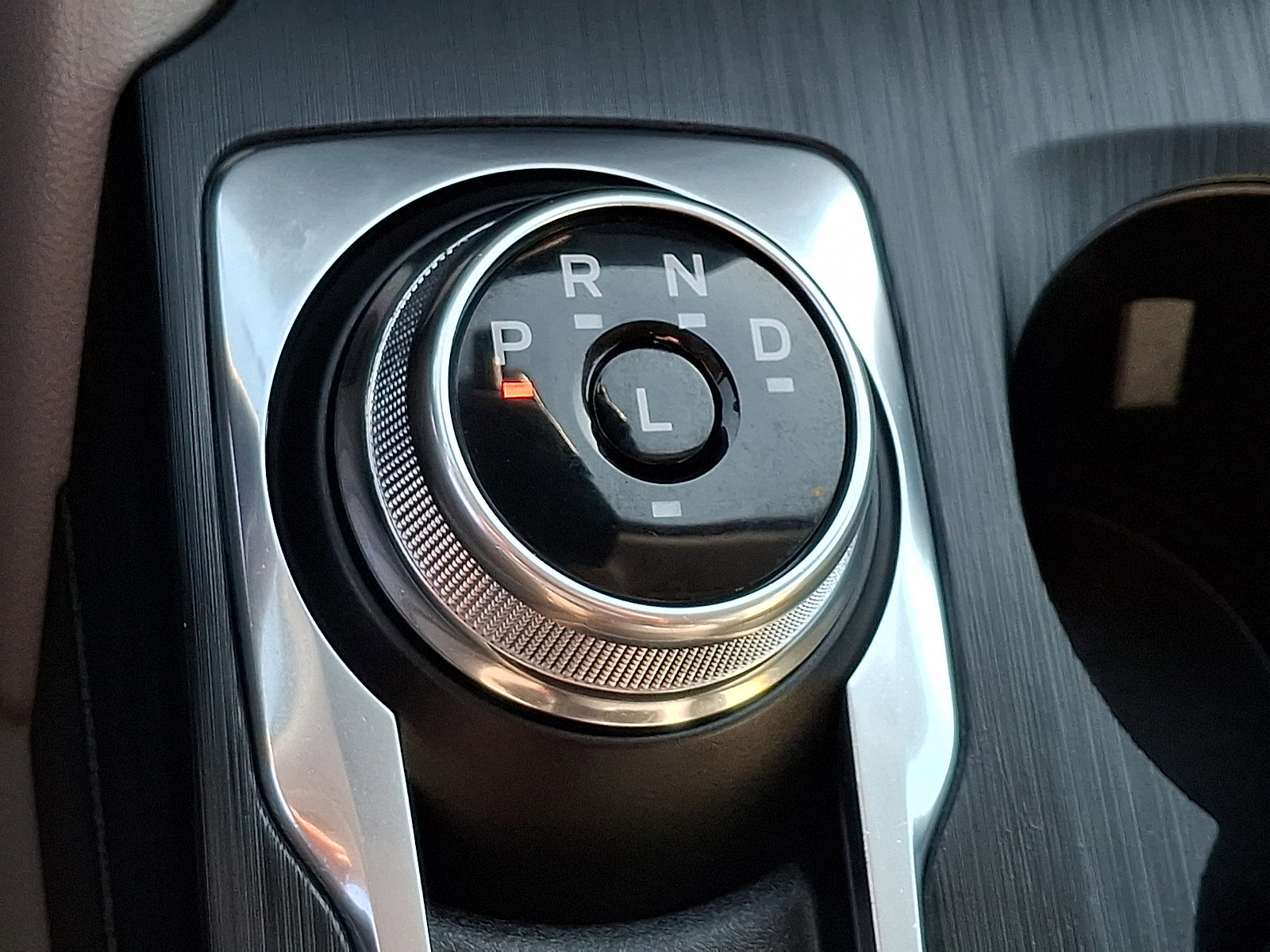 Certified 2025 Ford Escape Platinum w/ Premium Technology Package image 14