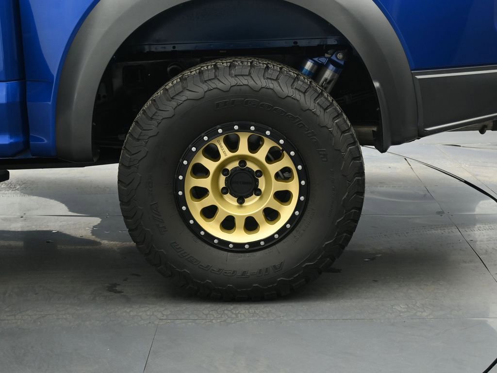 Certified 2017 Ford F150 Raptor w/ Equipment Group 801A Mid image 23