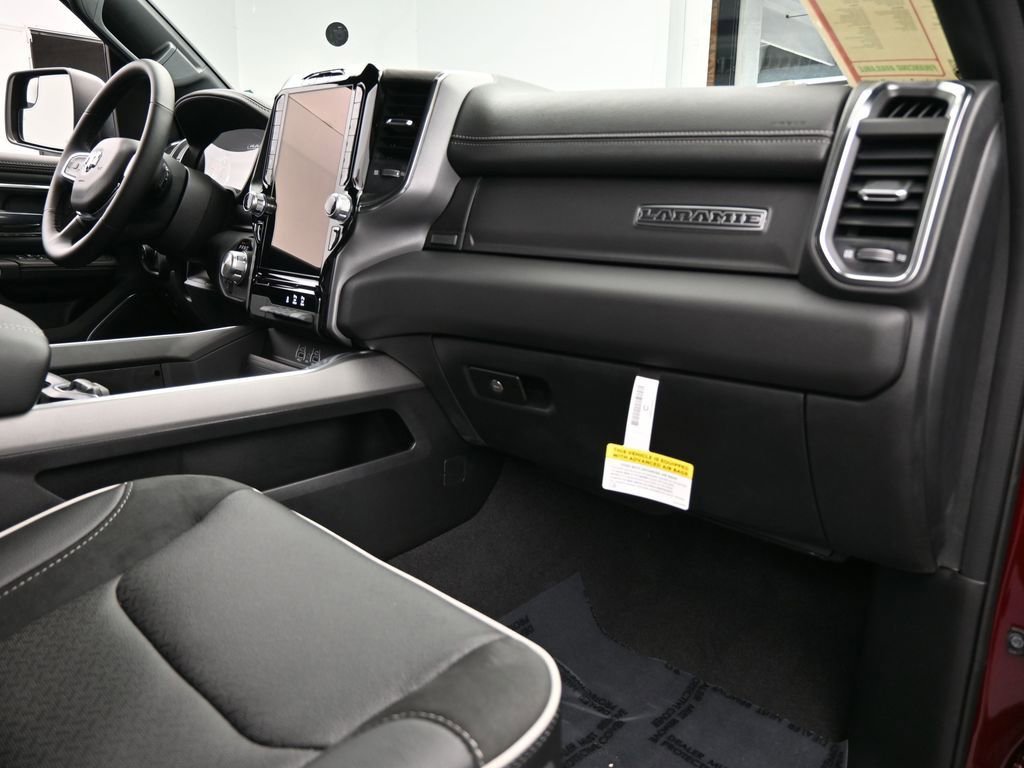 Used 2025 RAM 1500 Laramie AWD/4WD image 41