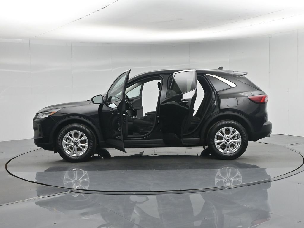 Certified 2023 Ford Escape Active AWD/4WD image 34
