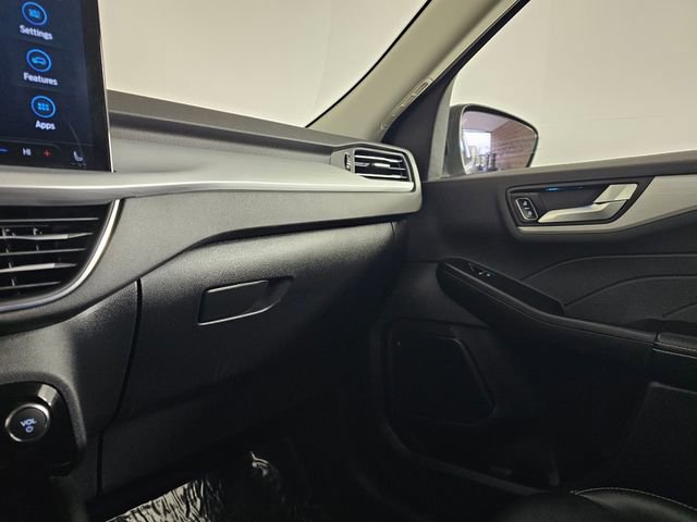 Certified 2024 Ford Escape Platinum image 35