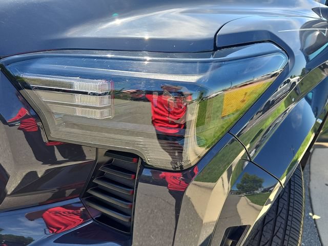 Used 2024 Toyota Tacoma SR5 AWD/4WD image 28