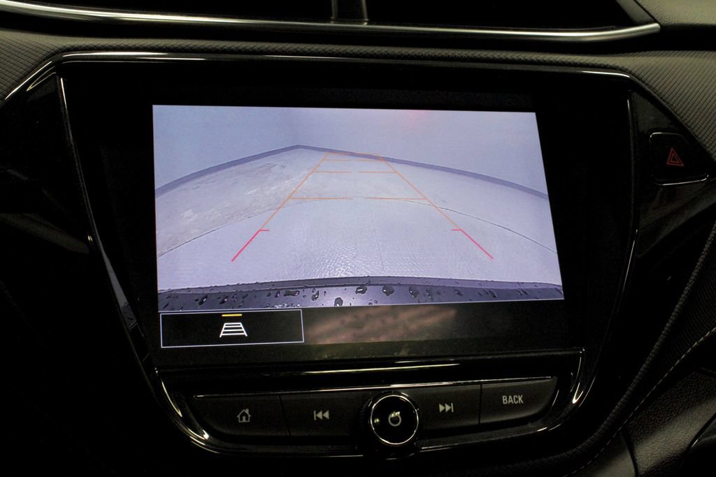 Used 2023 Chevrolet TrailBlazer ACTIV w/ Sun and Liftgate Package FWD image 2