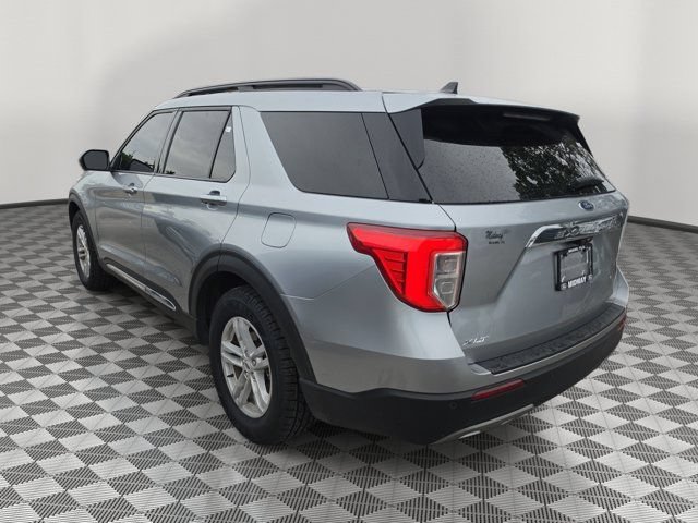 Certified 2024 Ford Explorer XLT w/ Equipment Group 202A RWD image 4