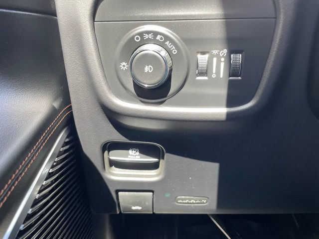 Used 2024 Jeep Grand Cherokee L Summit AWD/4WD image 14
