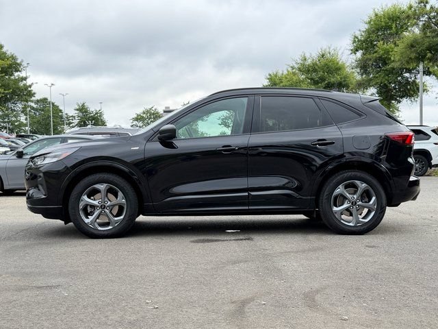 Certified 2023 Ford Escape ST-Line w/ Tech Pack #1 AWD/4WD image 7