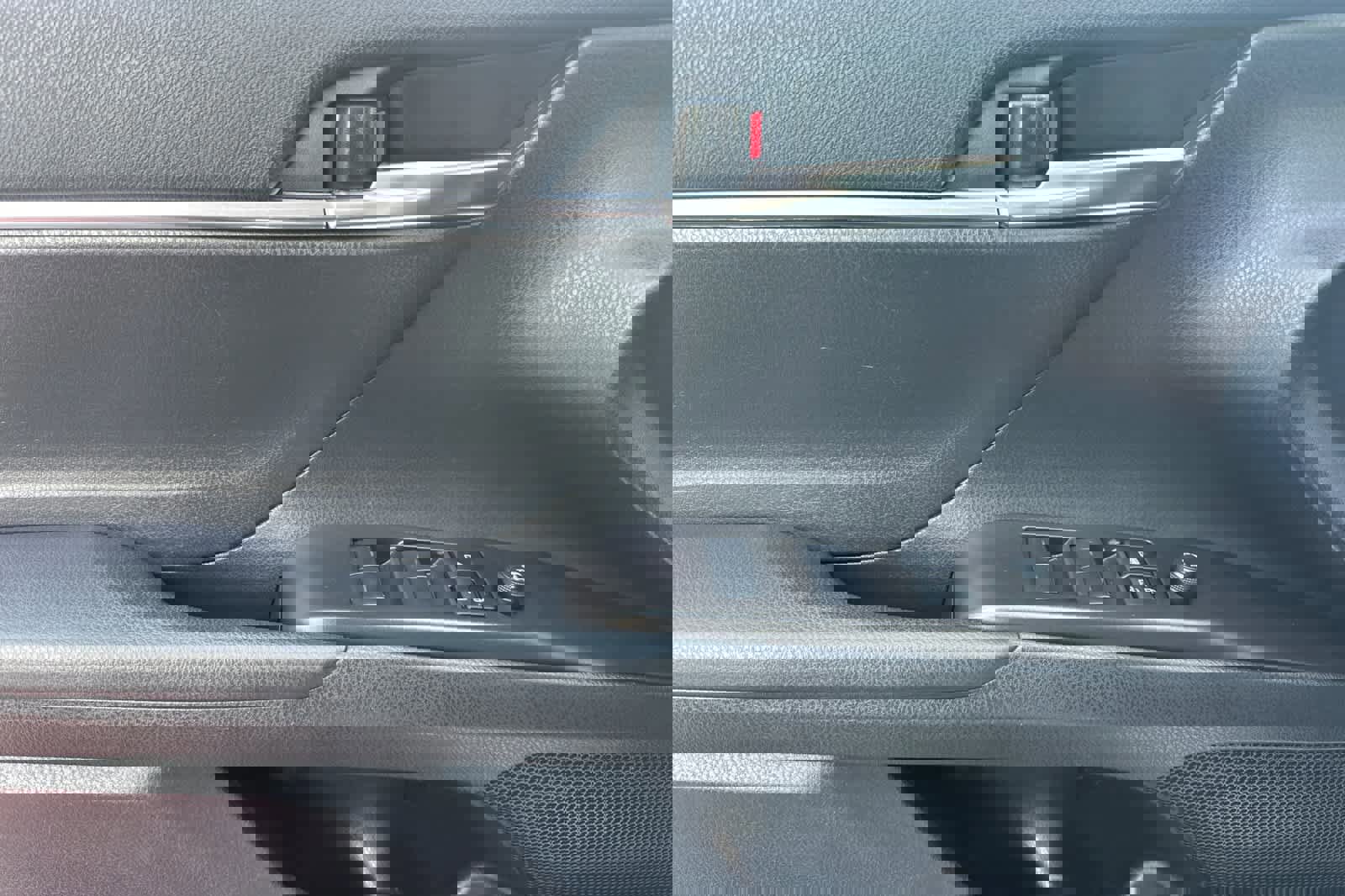 Used 2024 Toyota Camry SE FWD image 12