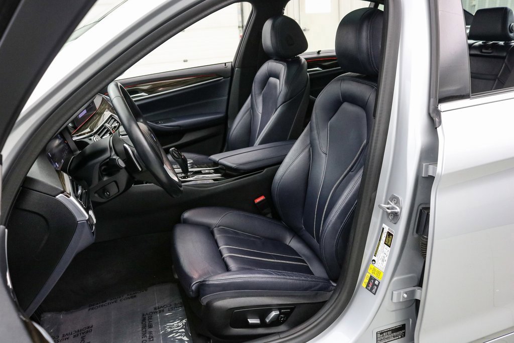 Used 2020 BMW 530e w/ M Sport Package image 15