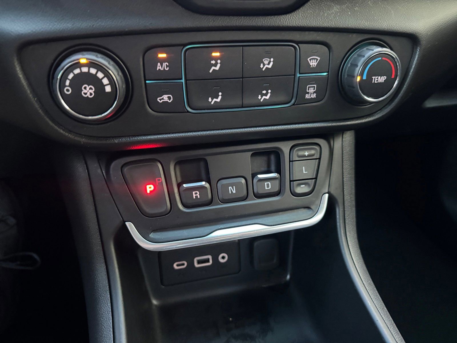 Used 2020 GMC Terrain SLE image 22