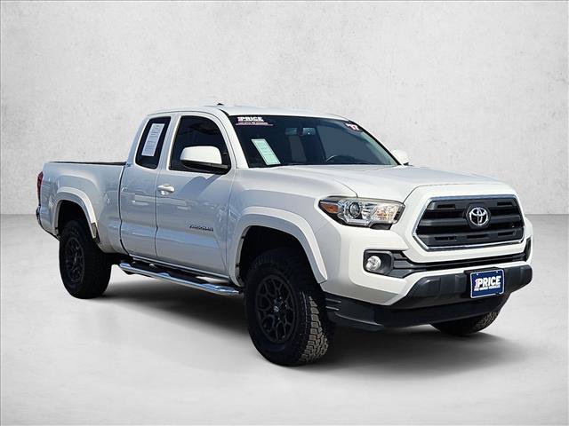 Used 2017 Toyota Tacoma SR5 w/ Tow Package AWD/4WD image 3