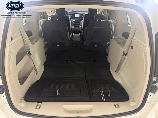 Used 2024 Chrysler Voyager LX FWD image 18