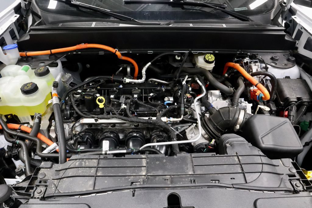 Certified 2025 Ford Maverick XL FWD image 16