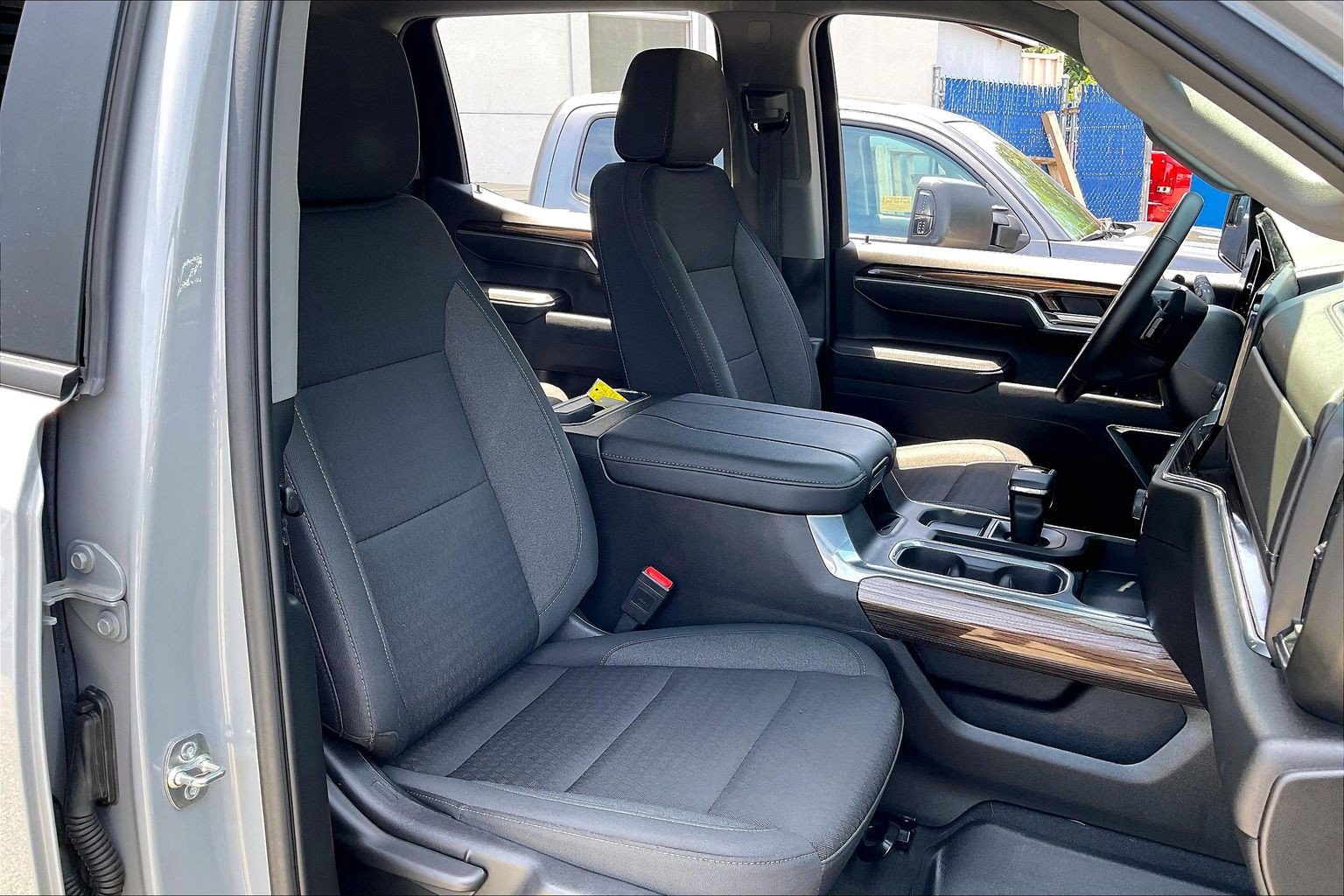 Used 2025 Chevrolet Silverado 1500 RST AWD/4WD image 7