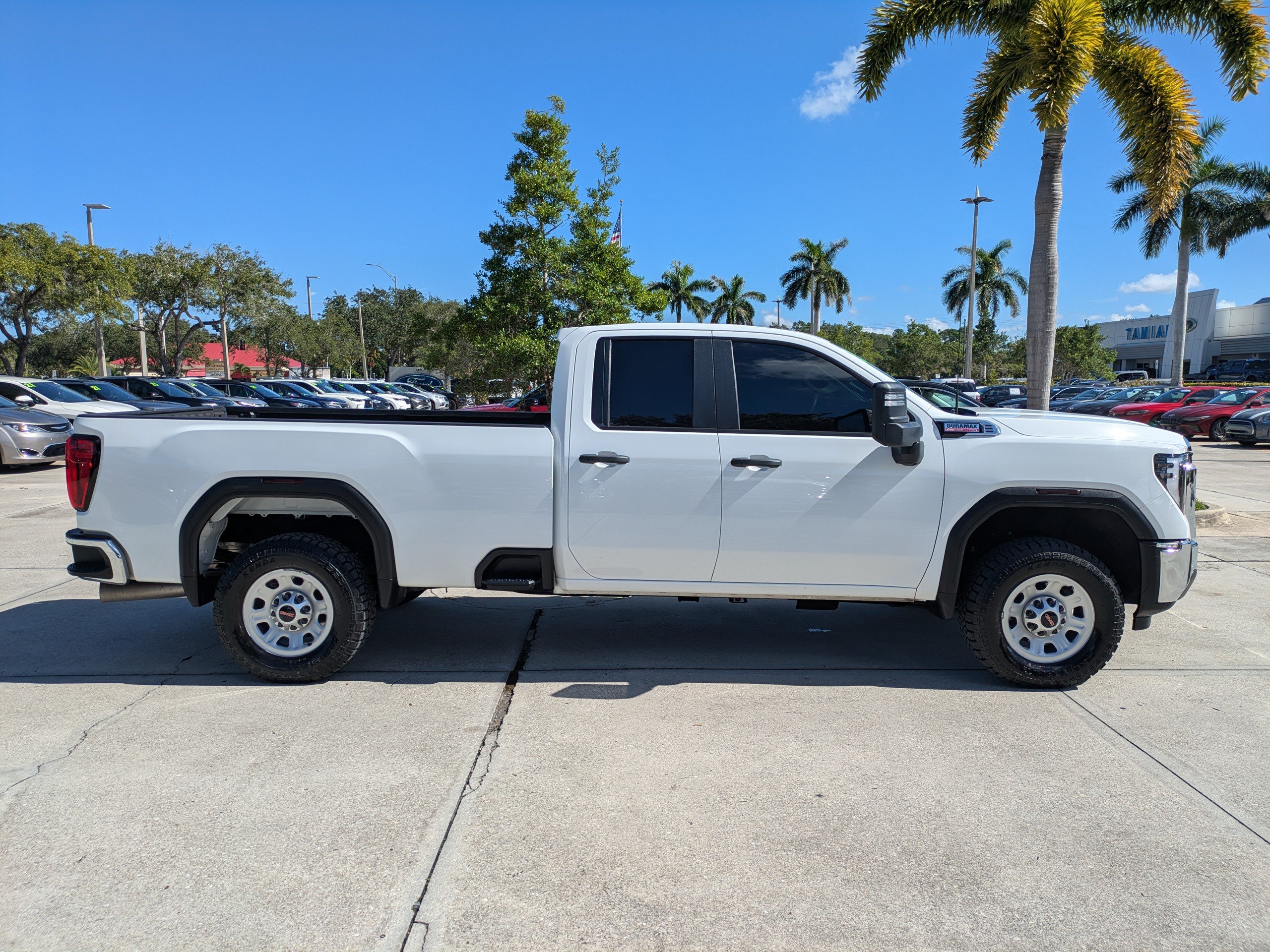 Used 2025 GMC Sierra 2500 Pro w/ 1SA Pro Safety Plus Package AWD/4WD image 8