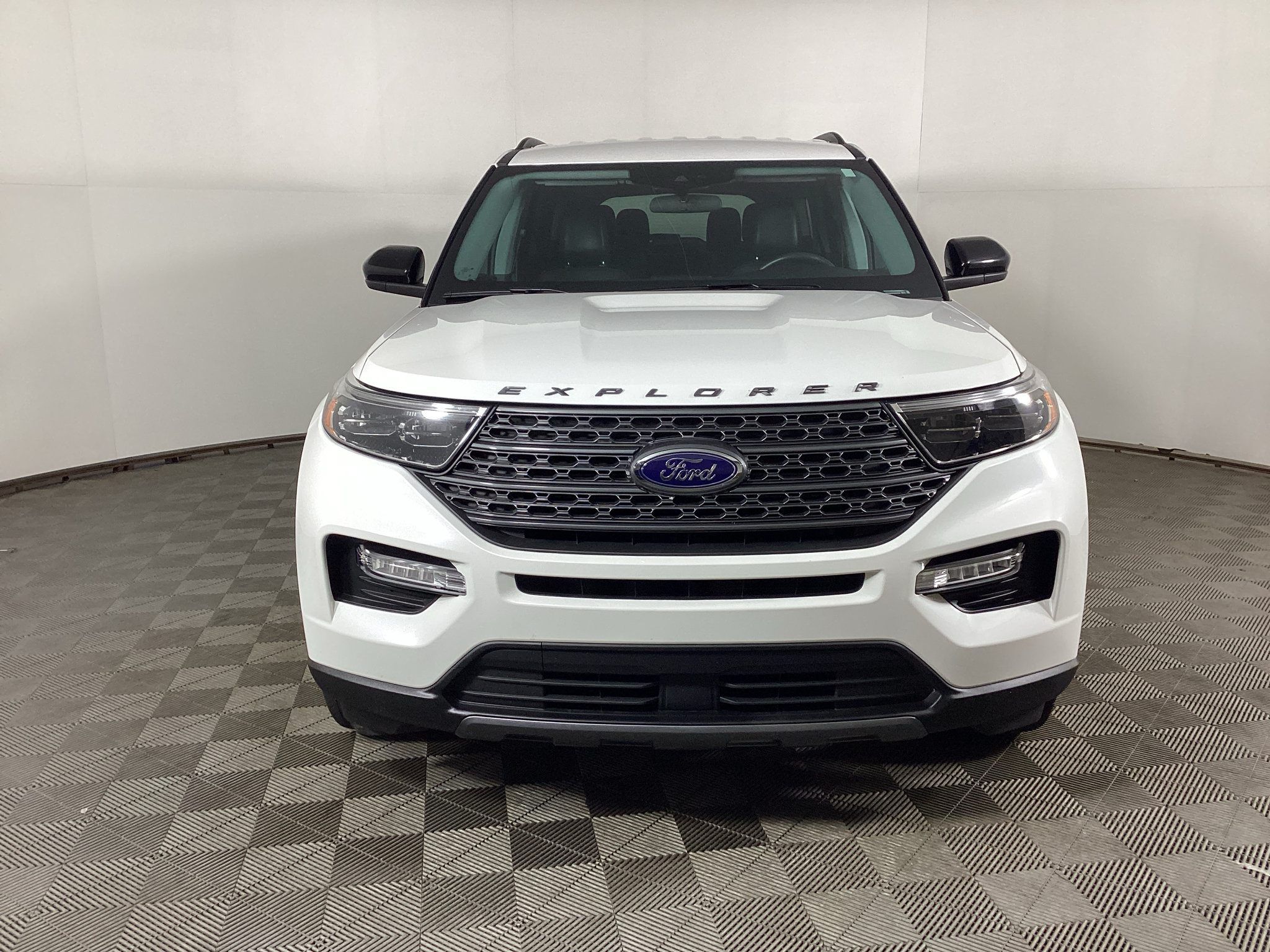Certified 2024 Ford Explorer XLT w/ Equipment Group 202A AWD/4WD image 6