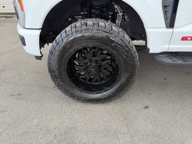 Certified 2023 Ford F350 Lariat w/ Tremor Off-Road Package AWD/4WD image 26