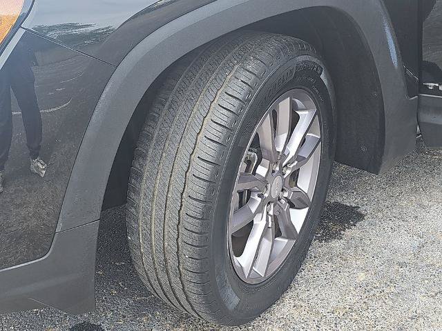 Used 2023 GMC Terrain SLT AWD/4WD image 33