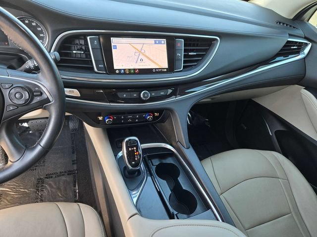 Used 2020 Buick Enclave Essence w/ LPO, Touring Package FWD image 17