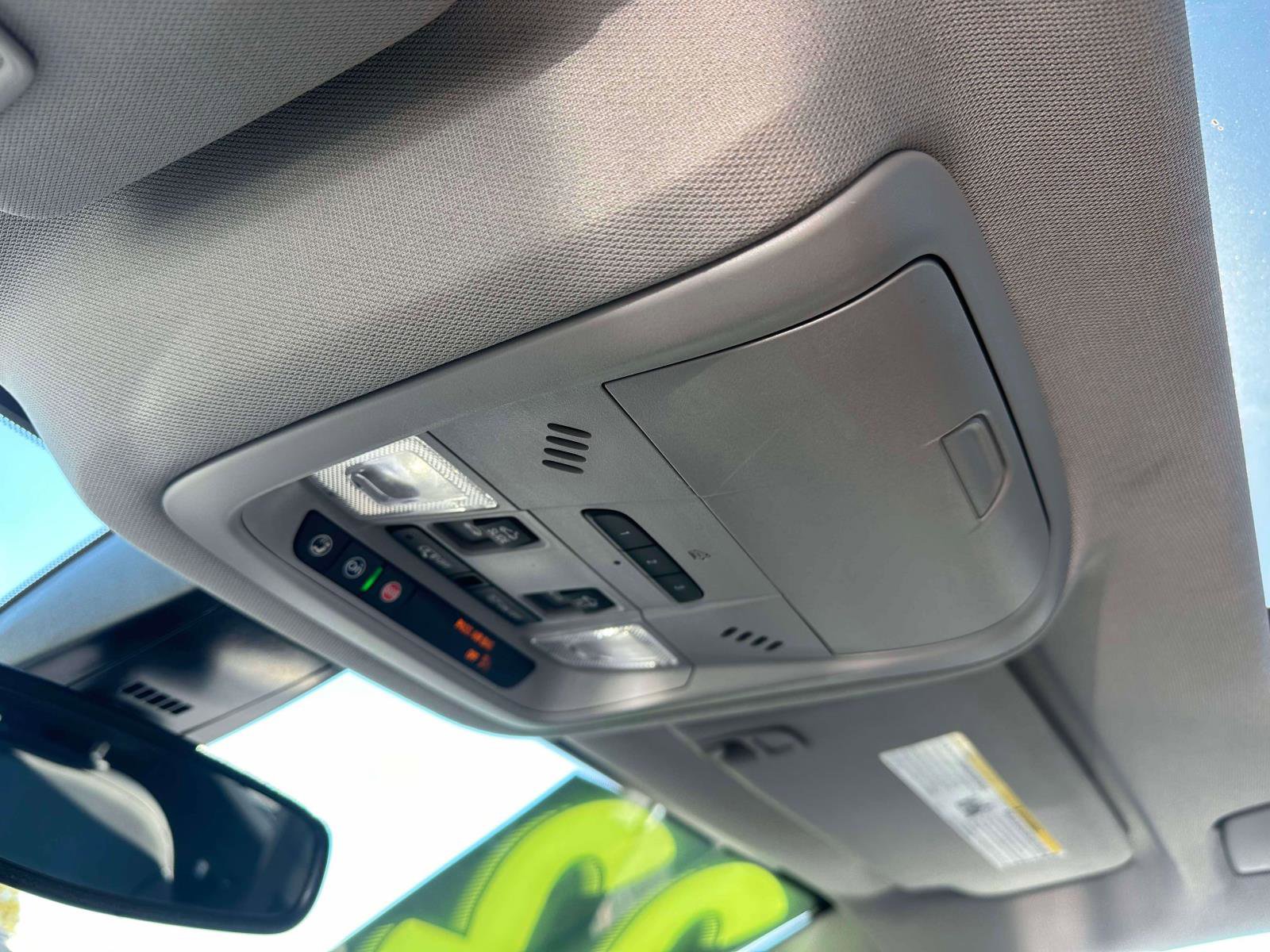 Used 2022 GMC Acadia SLT w/ Technology Package image 37