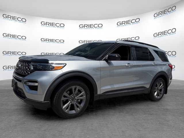 Certified 2023 Ford Explorer XLT w/ Equipment Group 202A RWD image 3