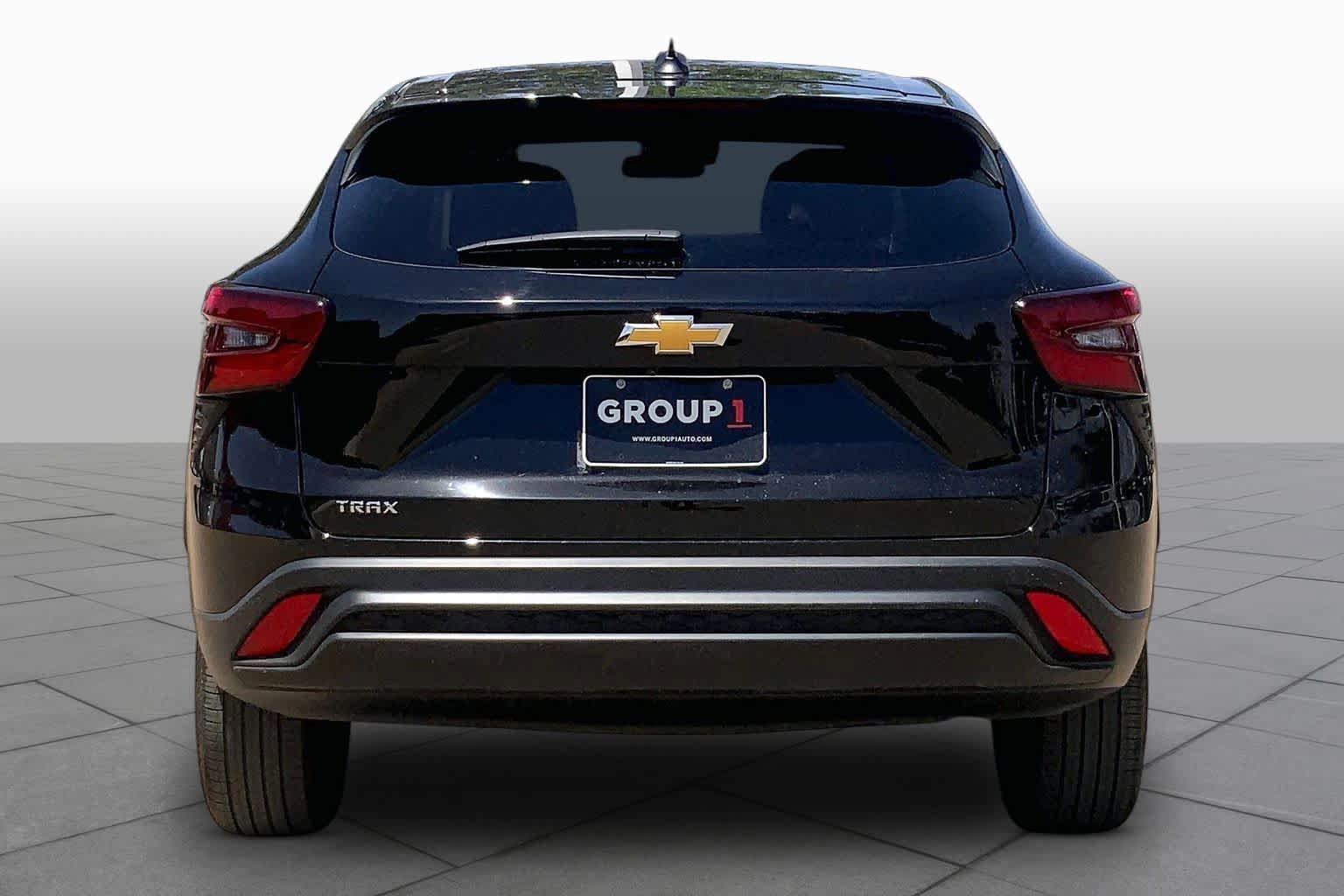 Used 2025 Chevrolet Trax LS FWD image 5