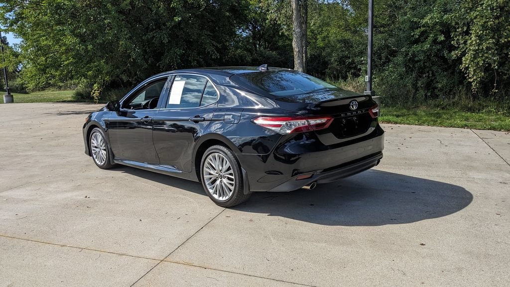 Used 2018 Toyota Camry XLE FWD image 5