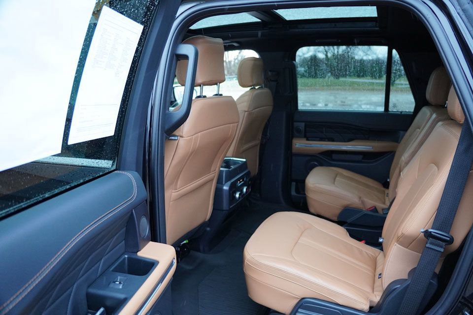 Certified 2024 Ford Expedition Platinum image 18