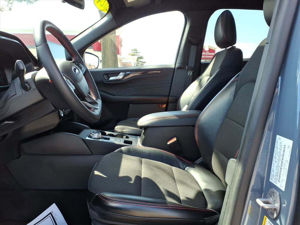 Certified 2024 Ford Escape ST-Line w/ Tech Pack #1 image 14