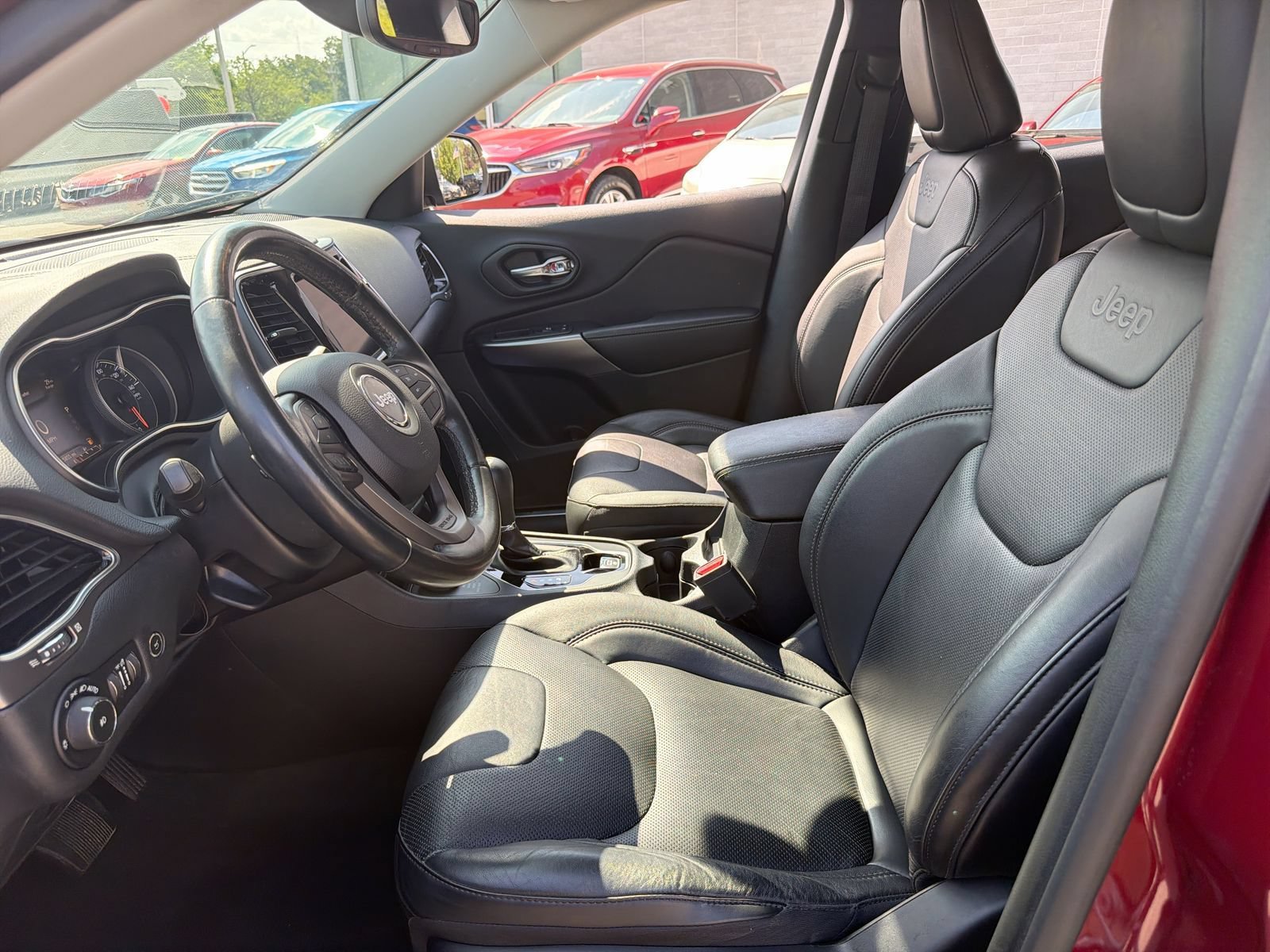 Used 2019 Jeep Cherokee Limited AWD/4WD image 13