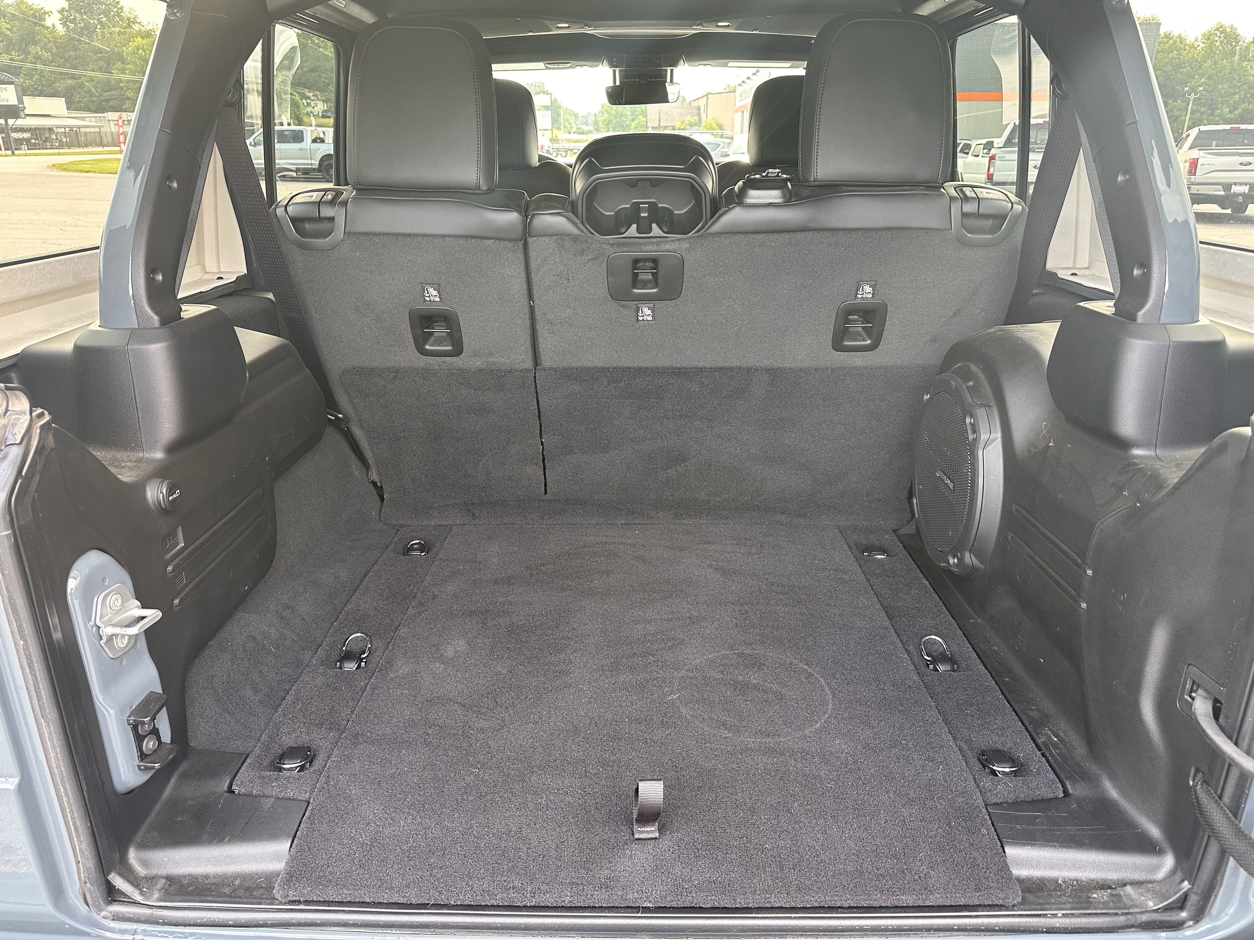 Used 2024 Jeep Wrangler Unlimited Rubicon AWD/4WD image 17