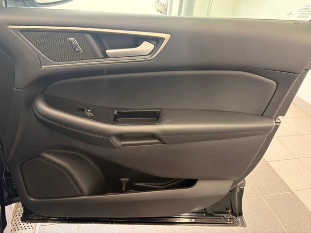 Certified 2018 Ford Edge SEL w/ Equipment Group 201A AWD/4WD image 16