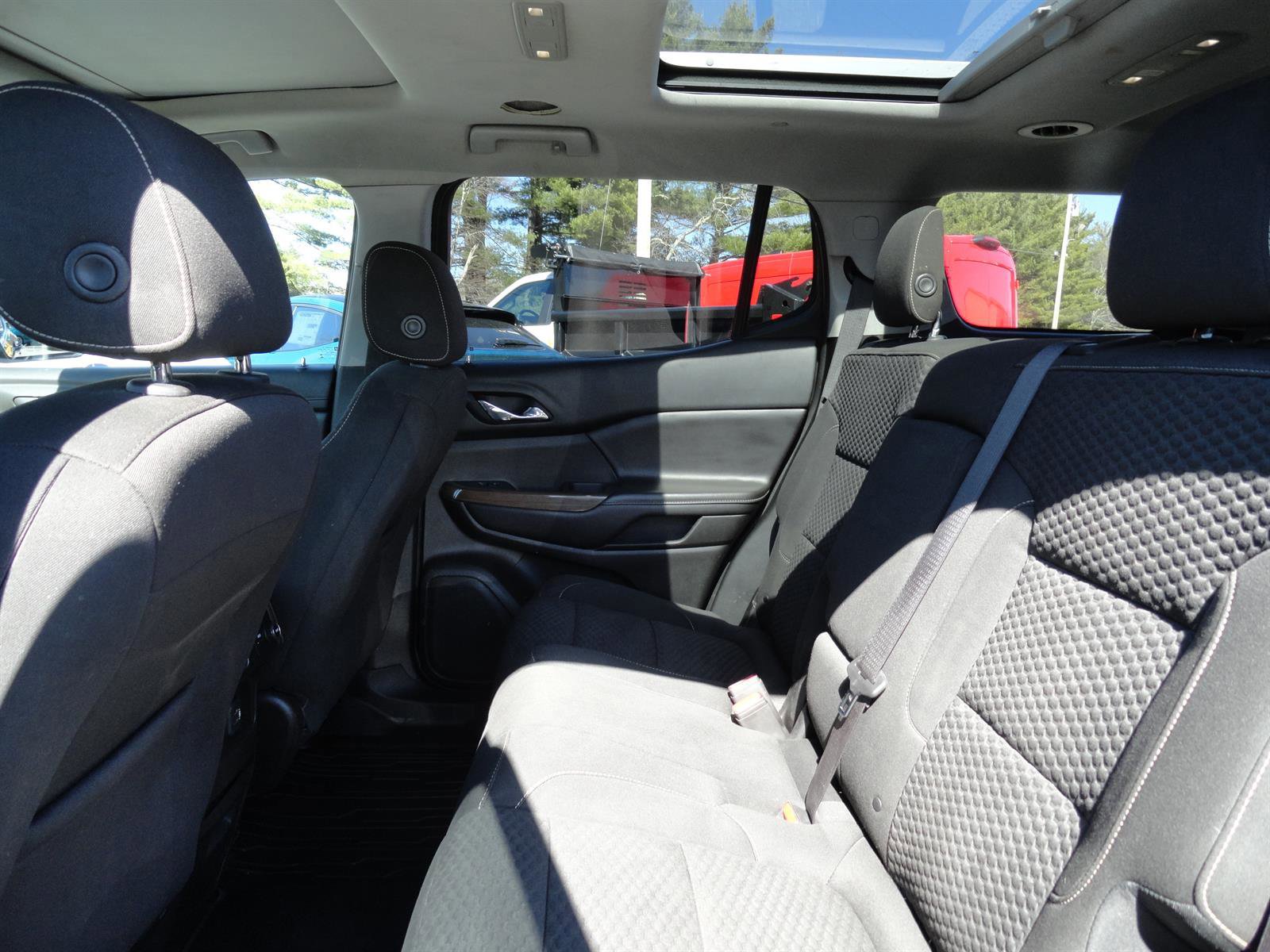 Used 2019 GMC Acadia SLE w/ Driver Alert Package I image 19