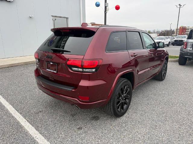 Used 2022 Jeep Grand Cherokee Laredo X AWD/4WD image 5